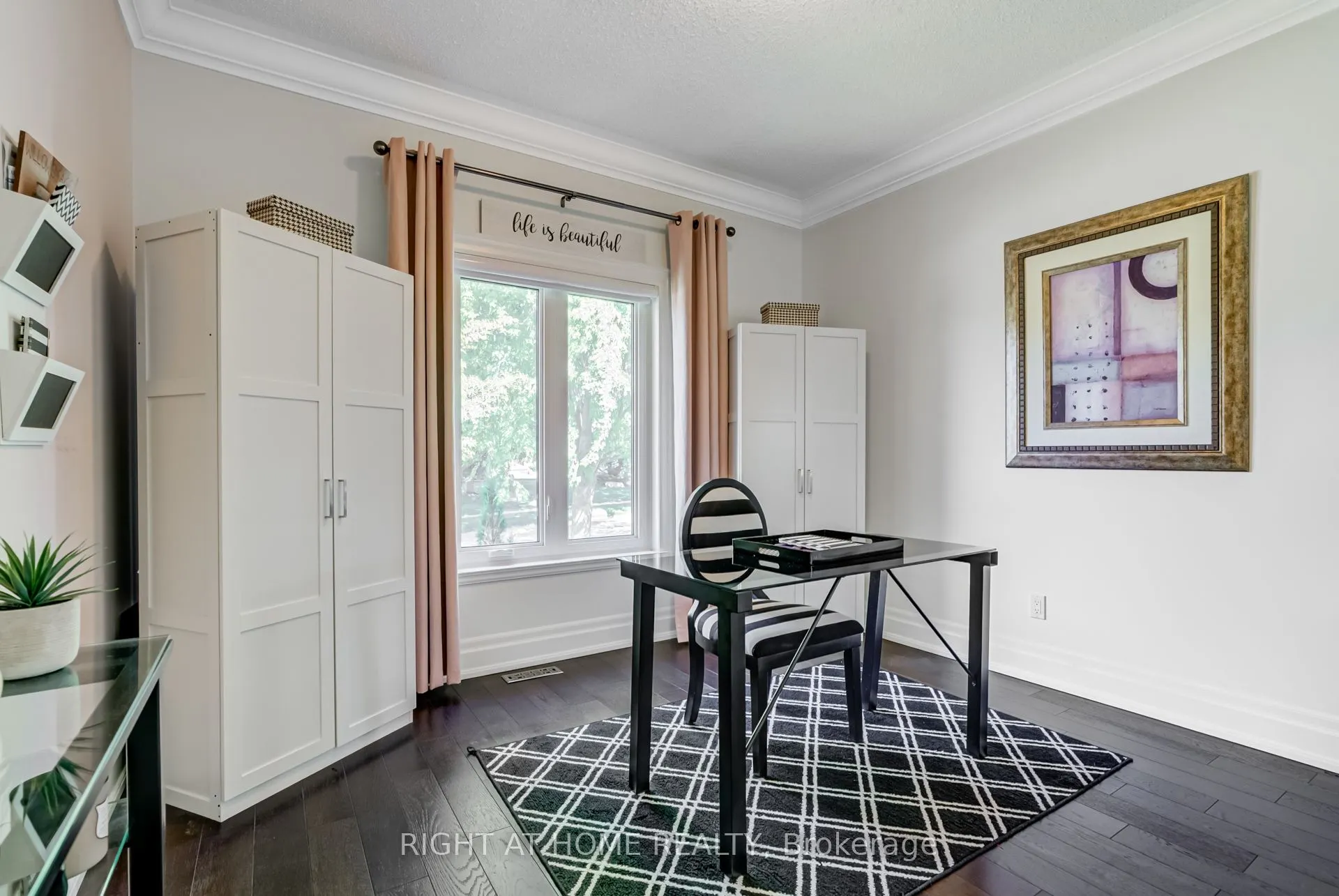 32 Mikelen Drive