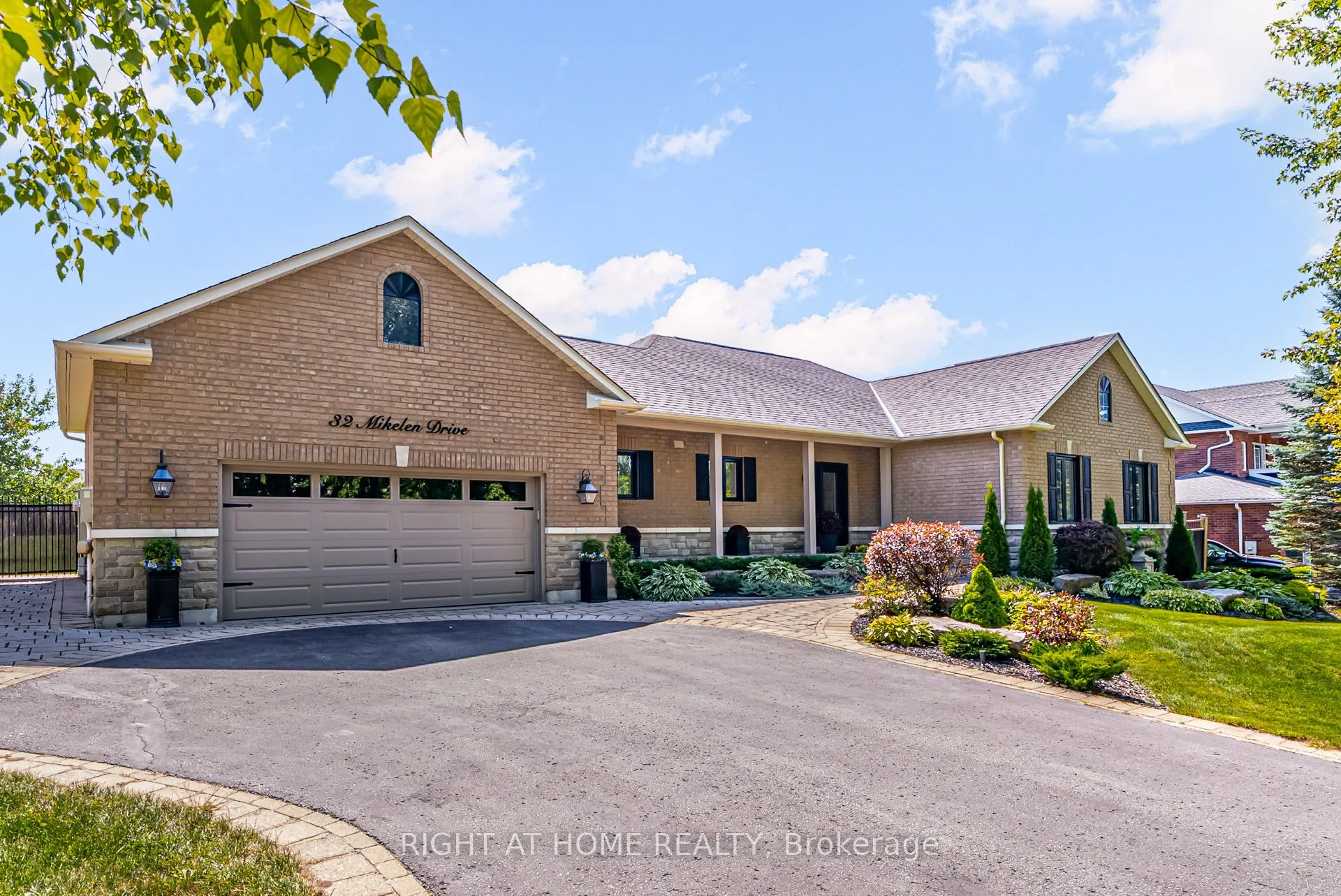 32 Mikelen Drive