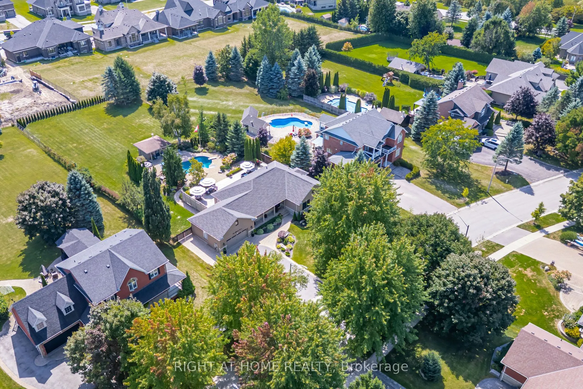 32 Mikelen Drive