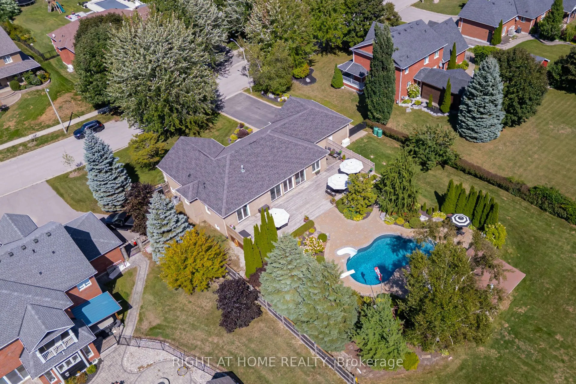 32 Mikelen Drive