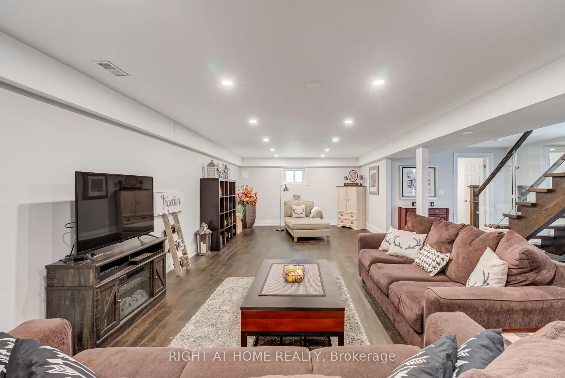 32 Mikelen Drive