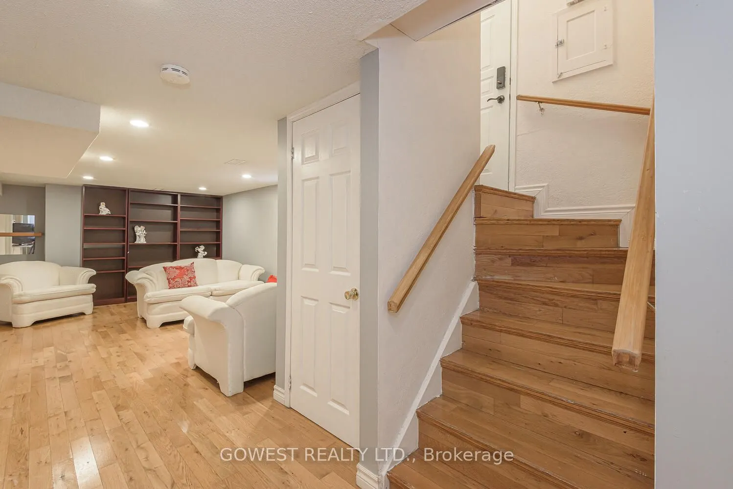1 Fairbourne Crescent