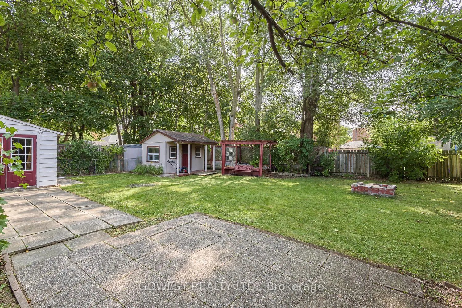1 Fairbourne Crescent