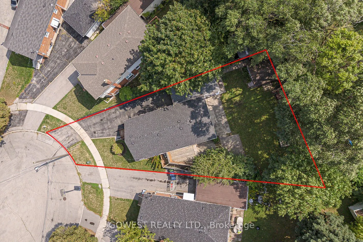 1 Fairbourne Crescent