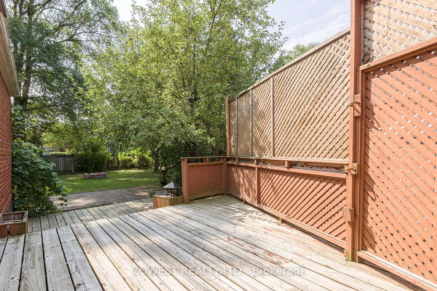 1 Fairbourne Crescent