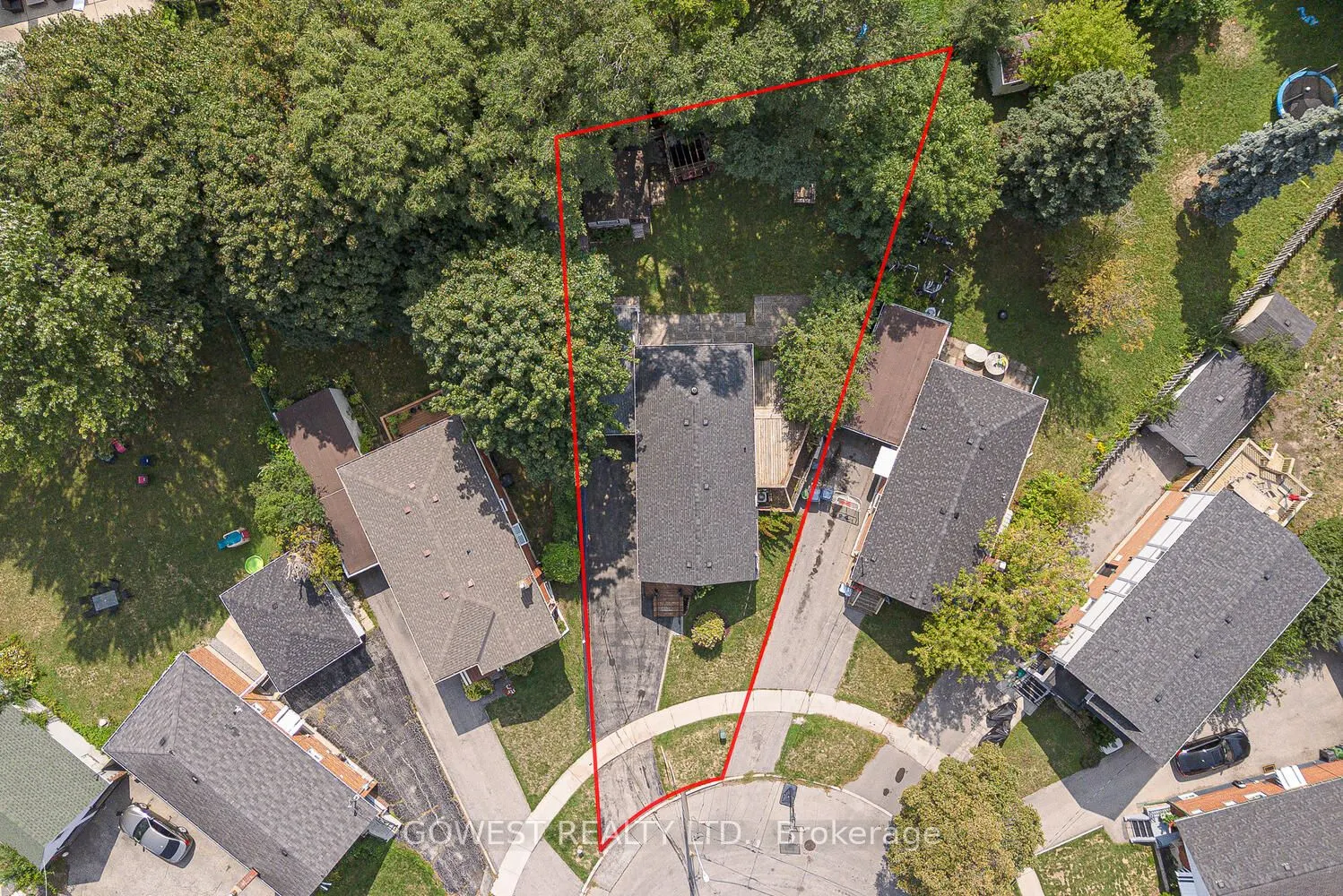 1 Fairbourne Crescent