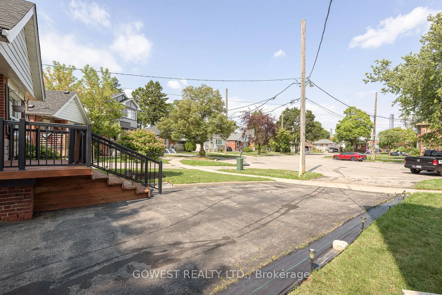 1 Fairbourne Crescent