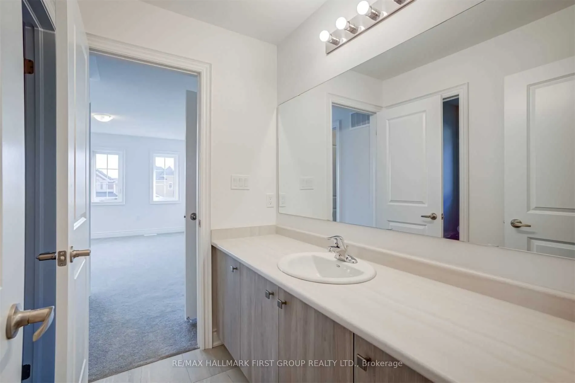 4 Conti Court