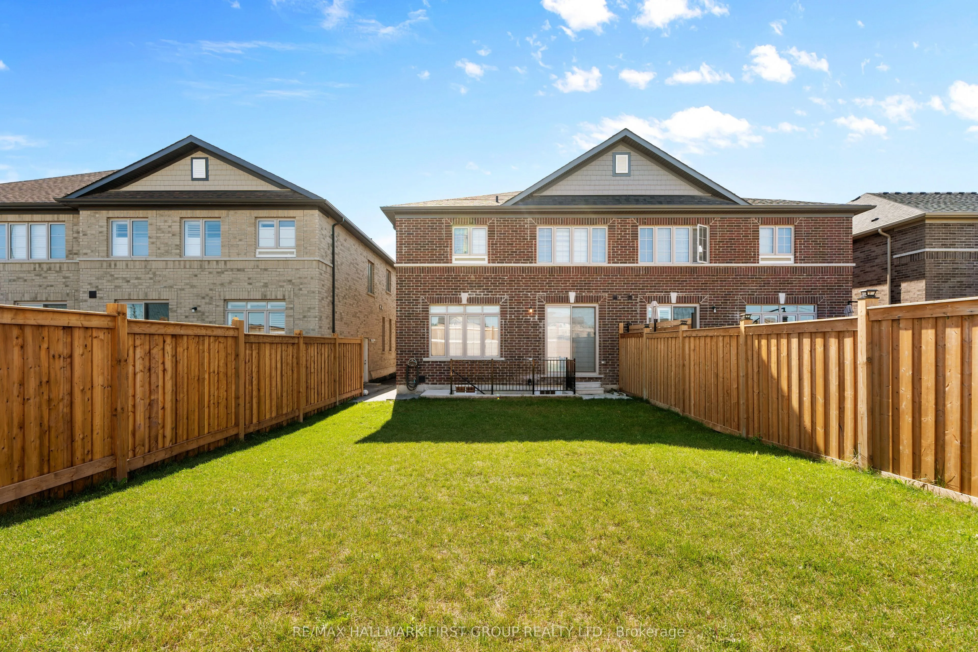 4 Conti Court