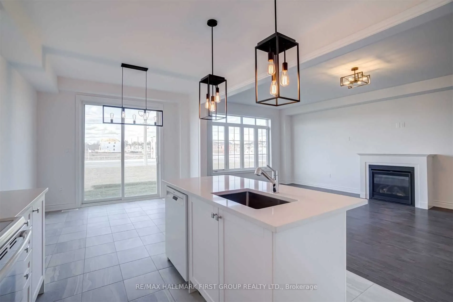 4 Conti Court