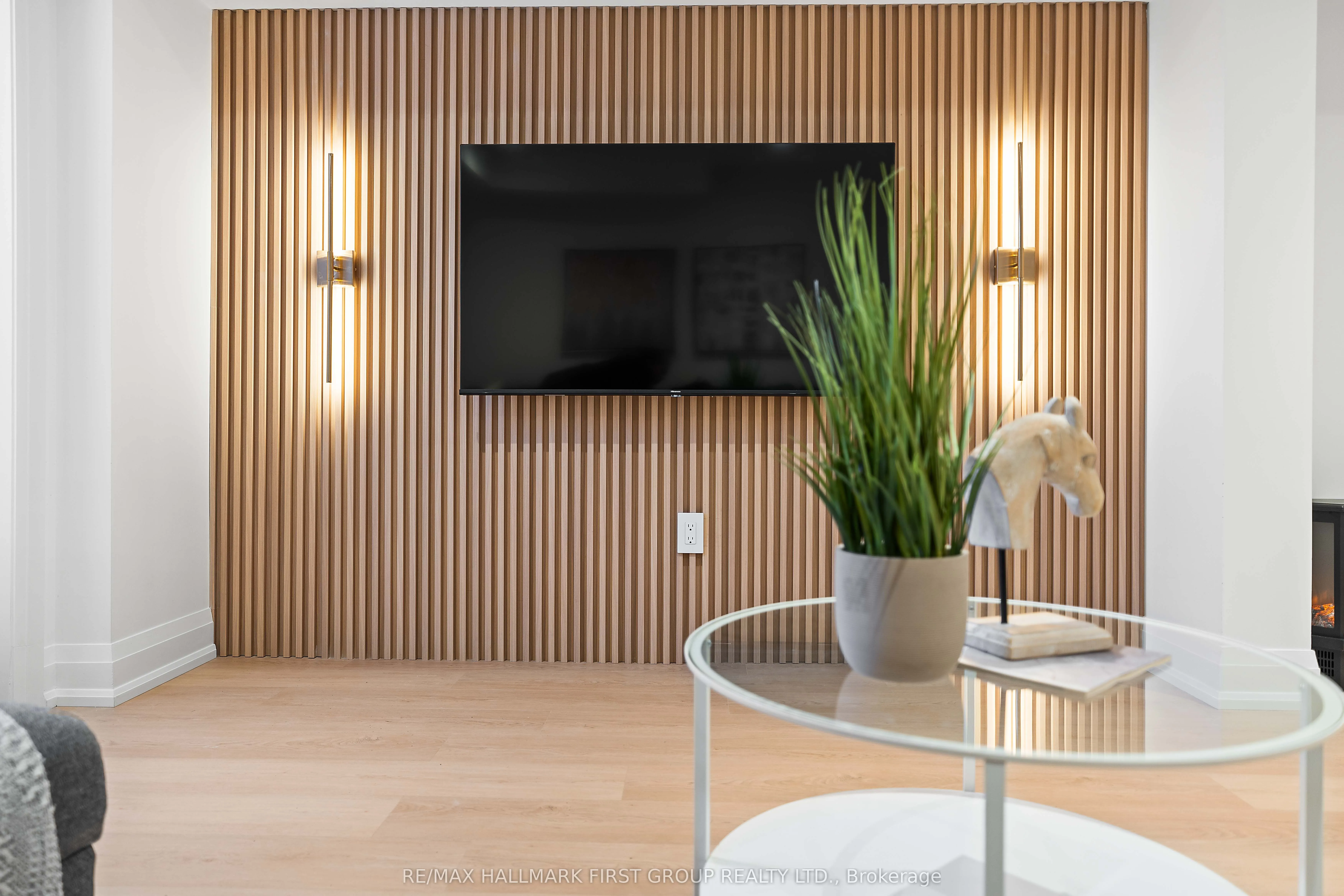 4 Conti Court