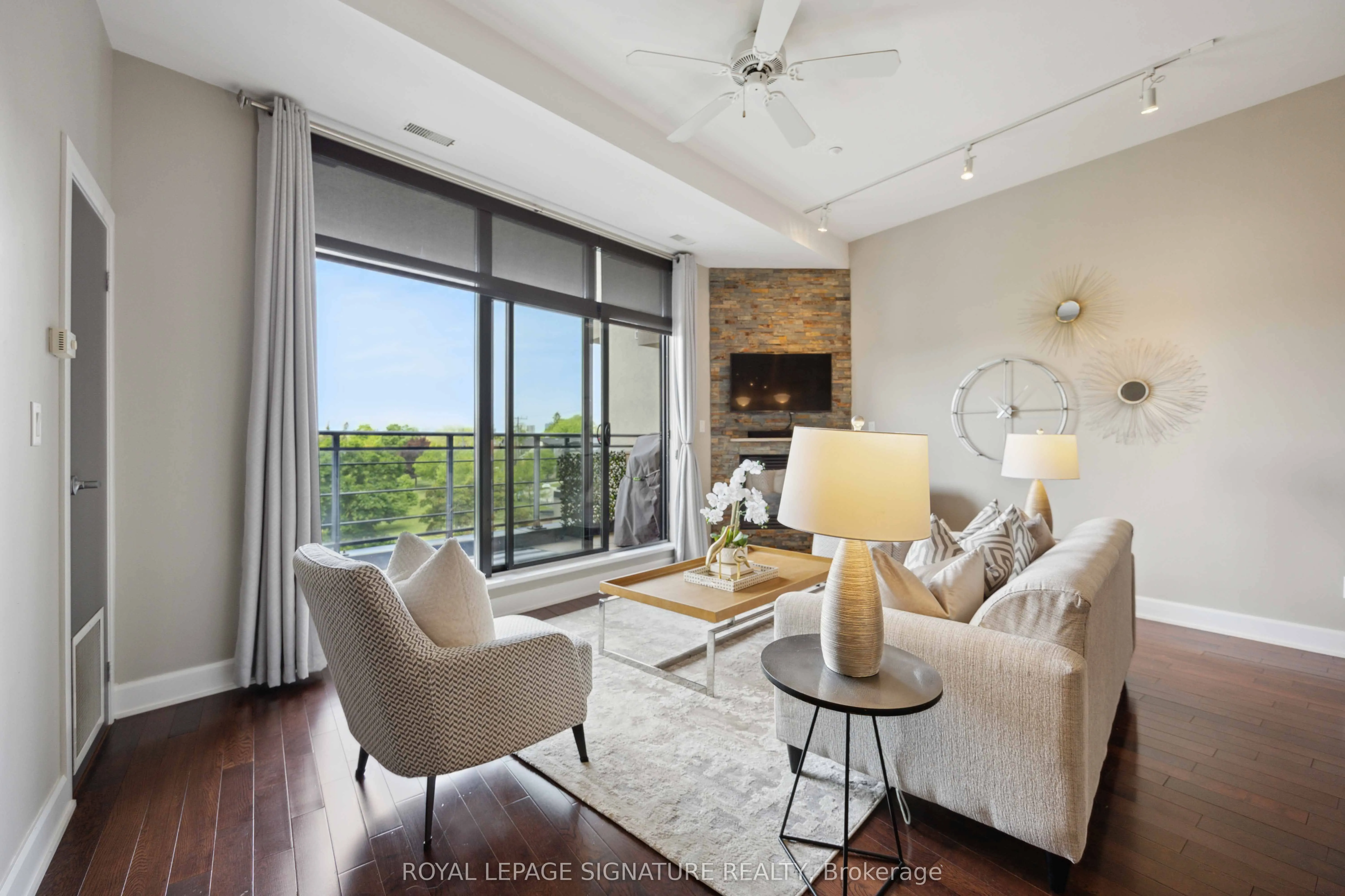 160 Fallingbrook Road, #205