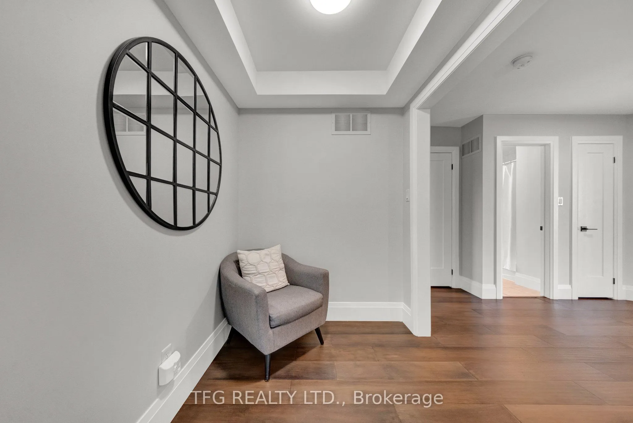 944 Grand Ridge Avenue