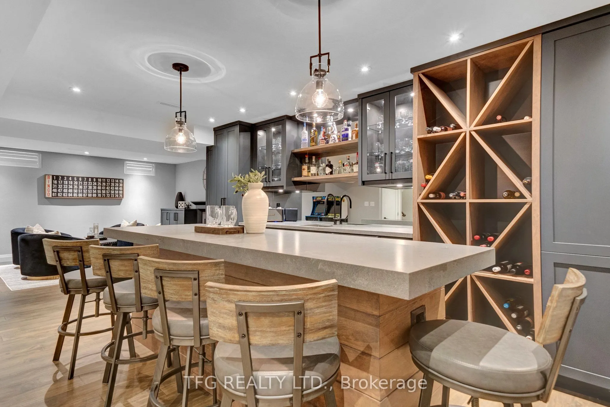 944 Grand Ridge Avenue