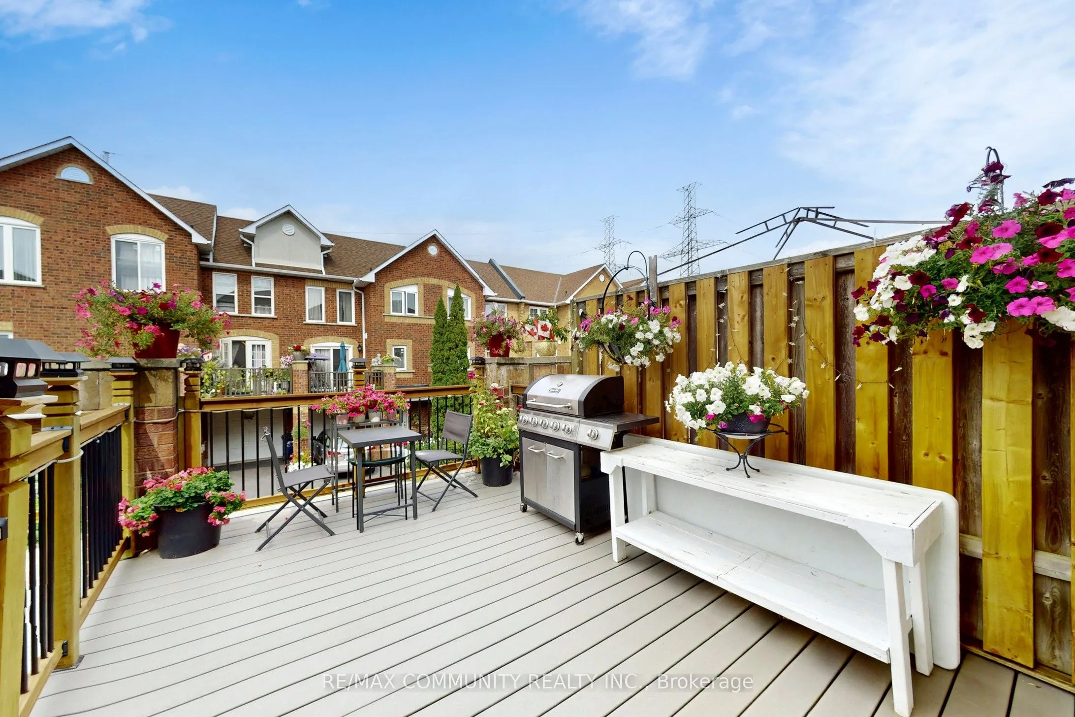 2 Hedge End Road N