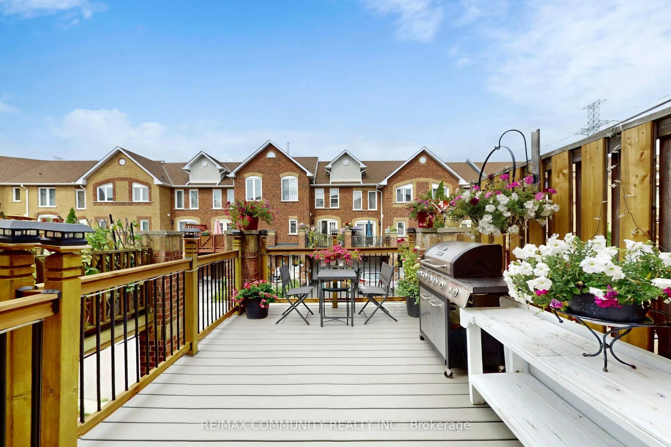 2 Hedge End Road N