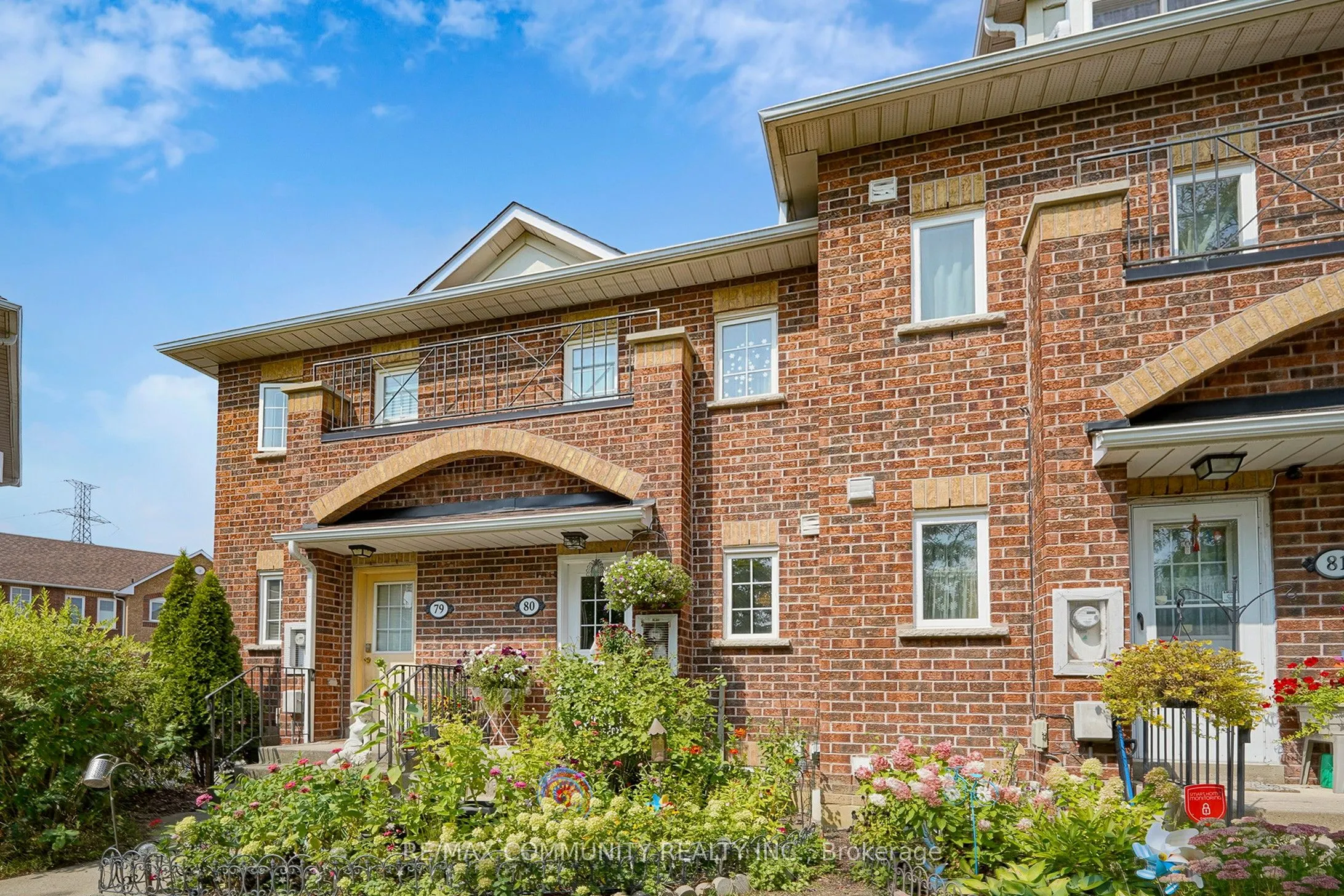 2 Hedge End Road N
