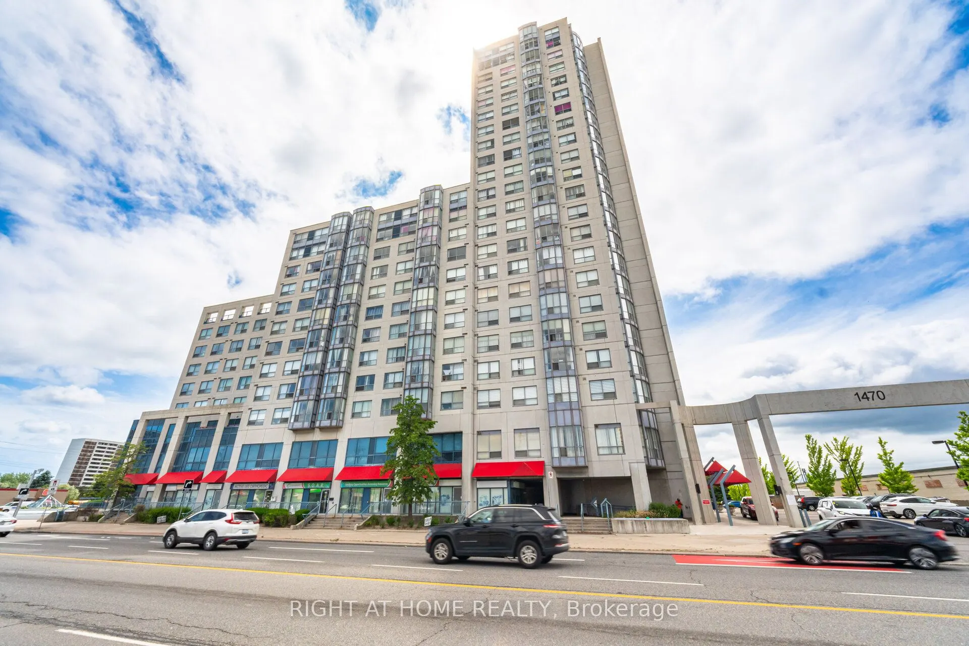 1470 Midland Avenue, #807