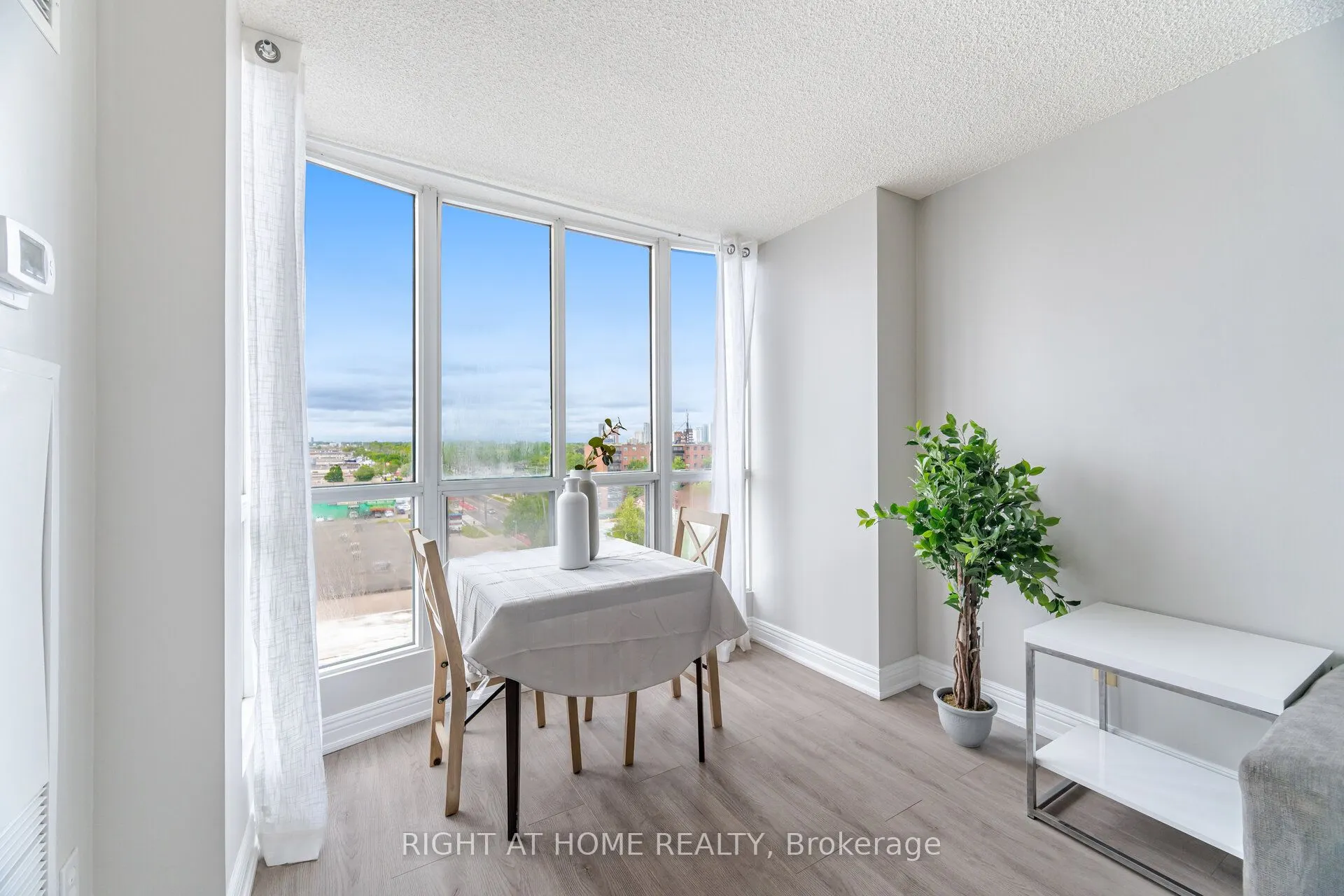1470 Midland Avenue, #807