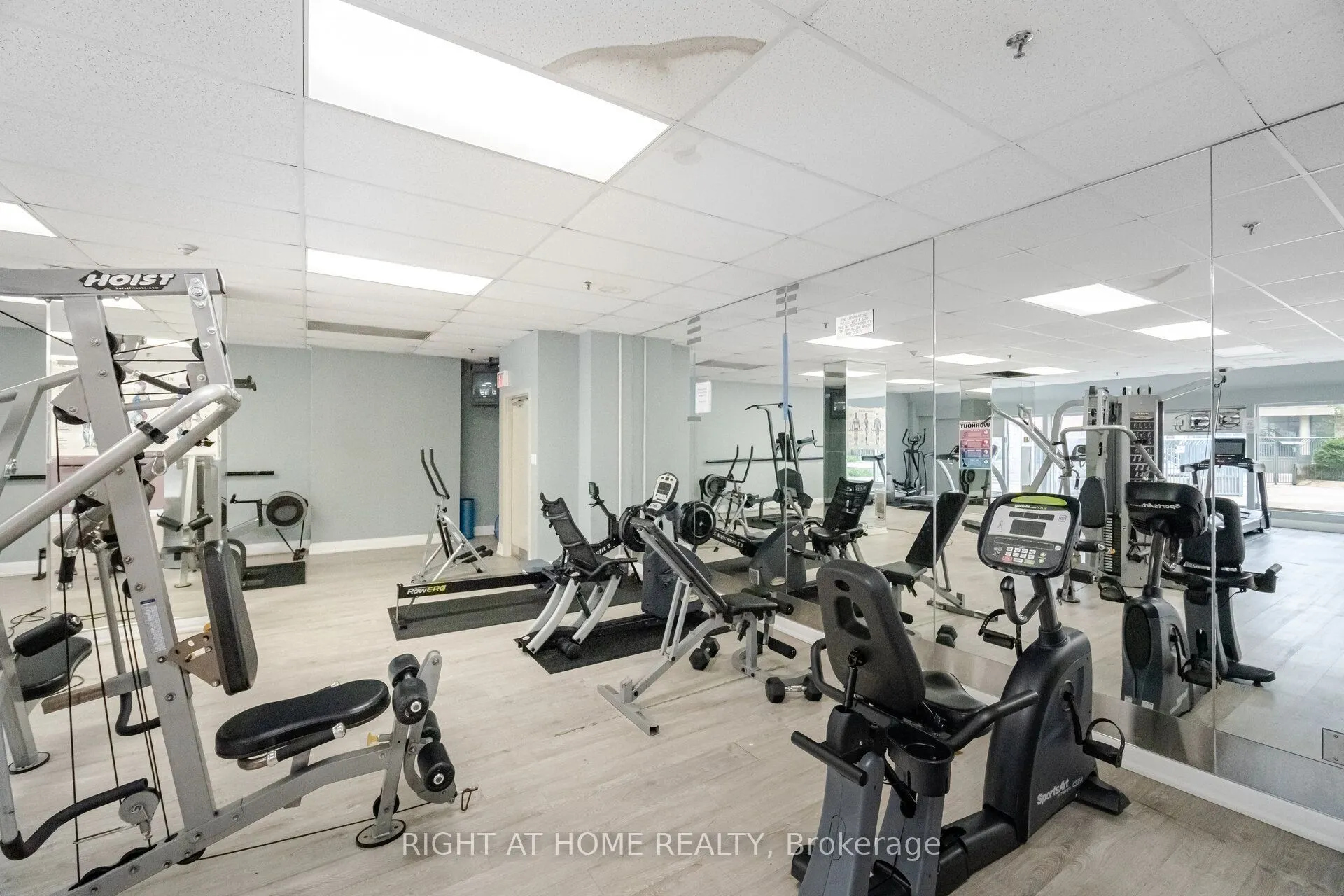 1470 Midland Avenue, #807