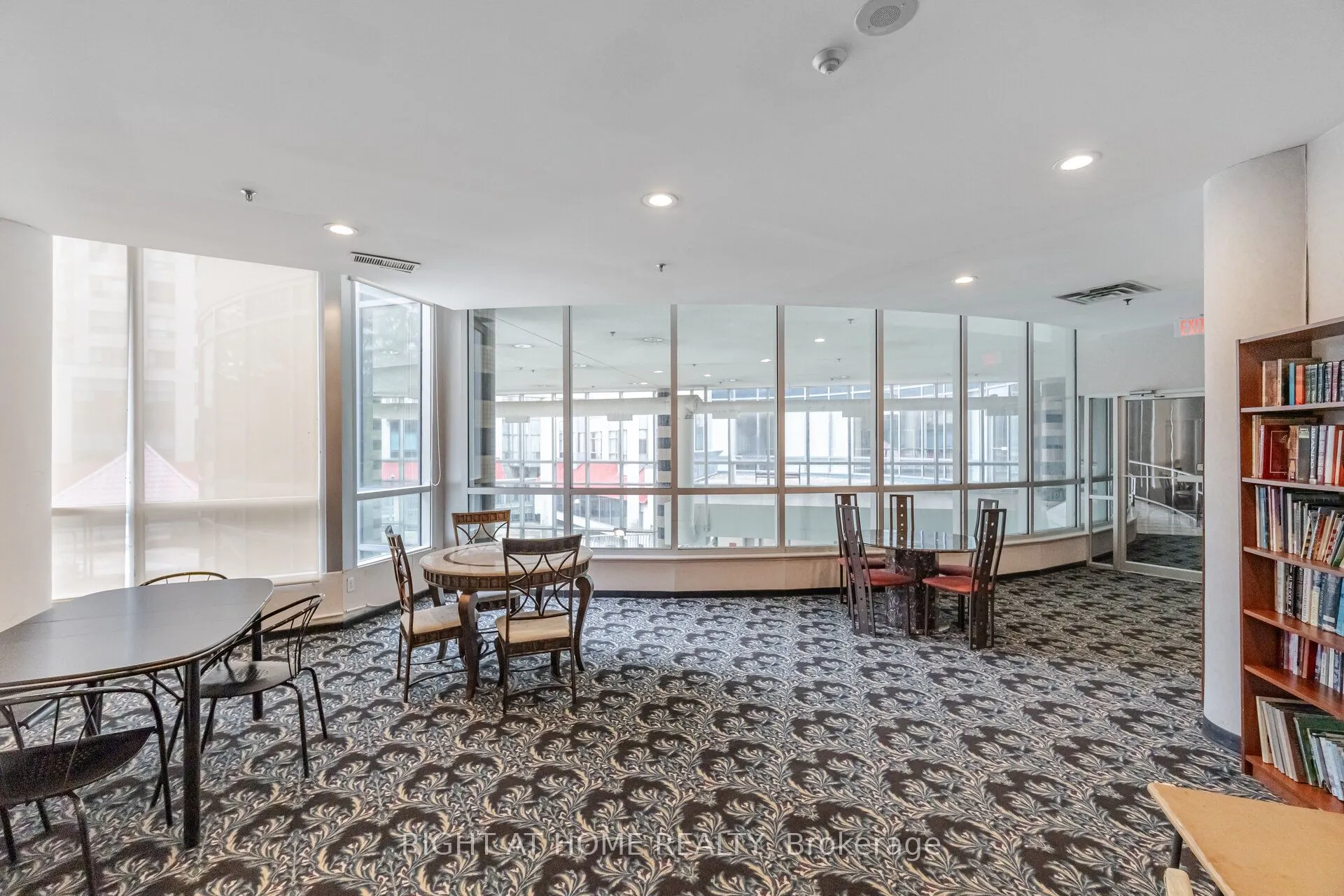 1470 Midland Avenue, #807