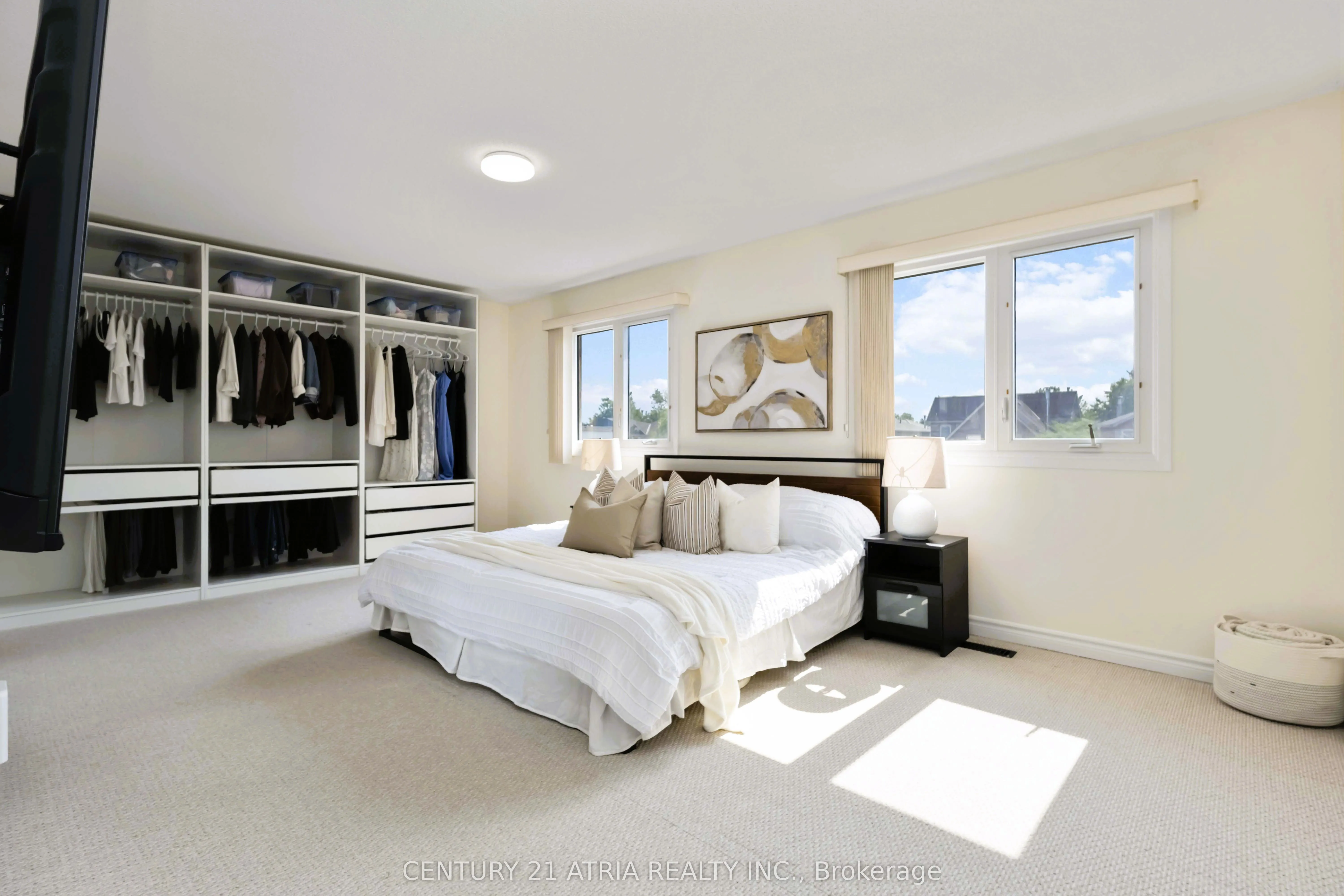 11 Valley Centre Drive