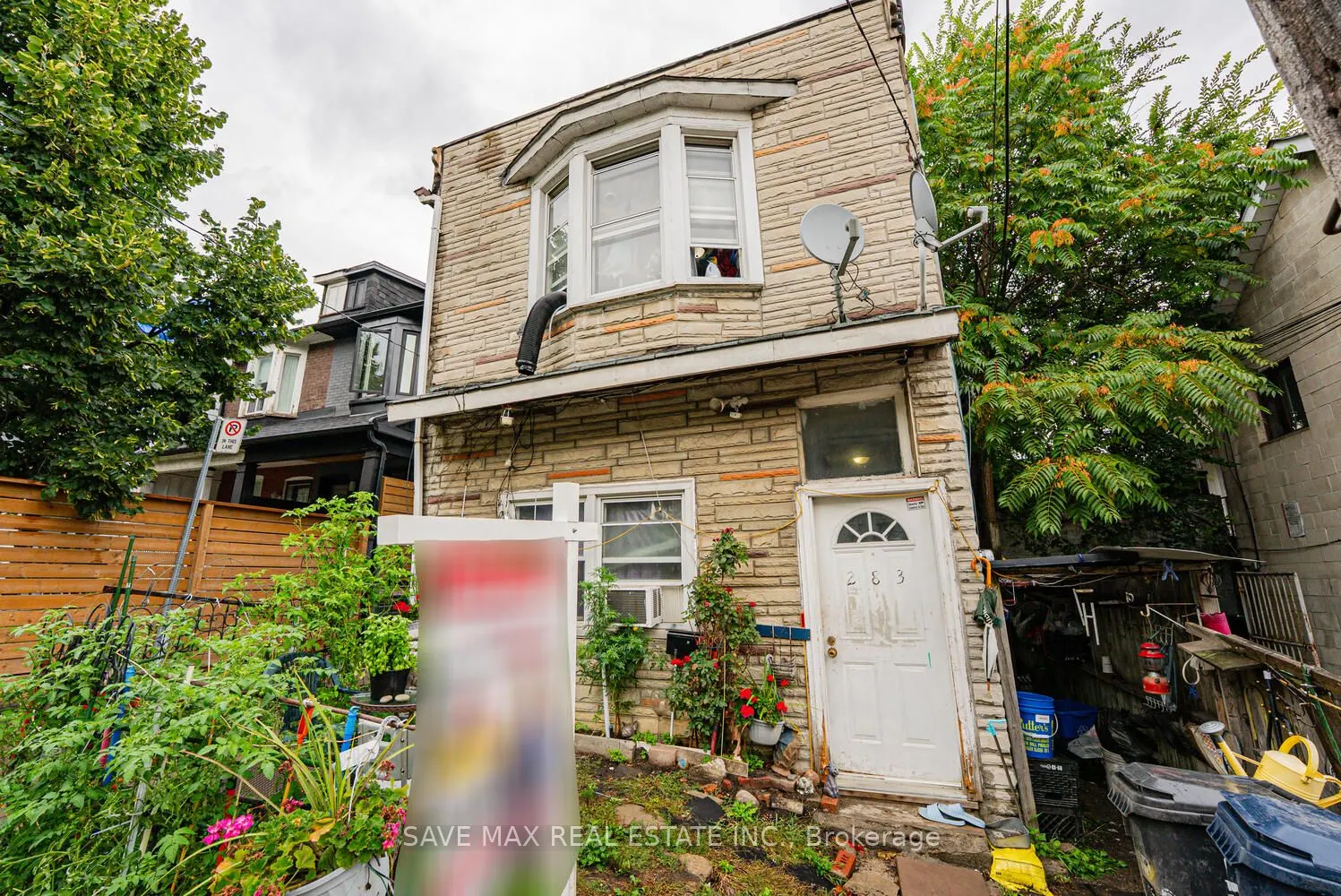 283 Rhodes Avenue E