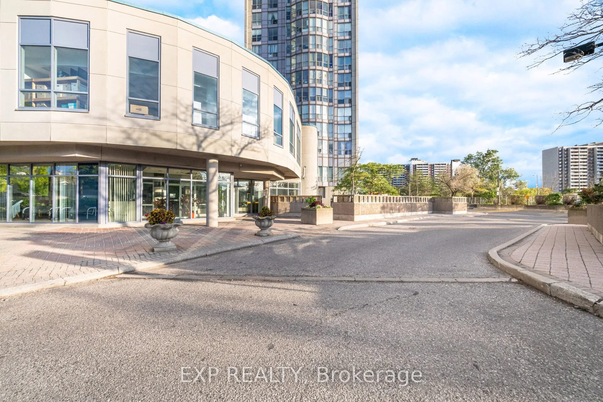 2550 Lawrence Avenue E, #1202