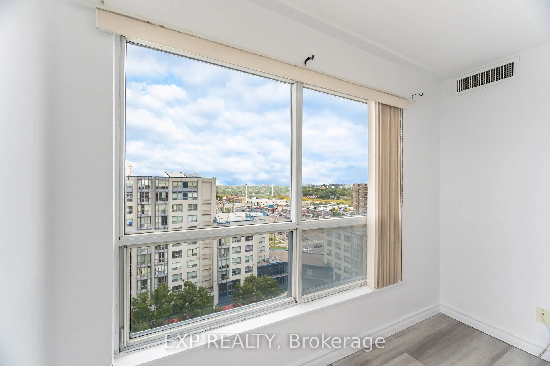 2550 Lawrence Avenue E, #1202