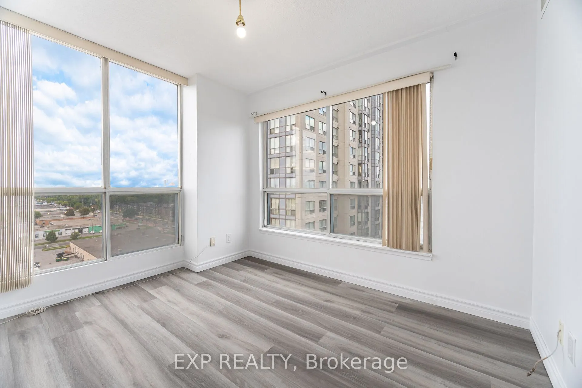 2550 Lawrence Avenue E, #1202