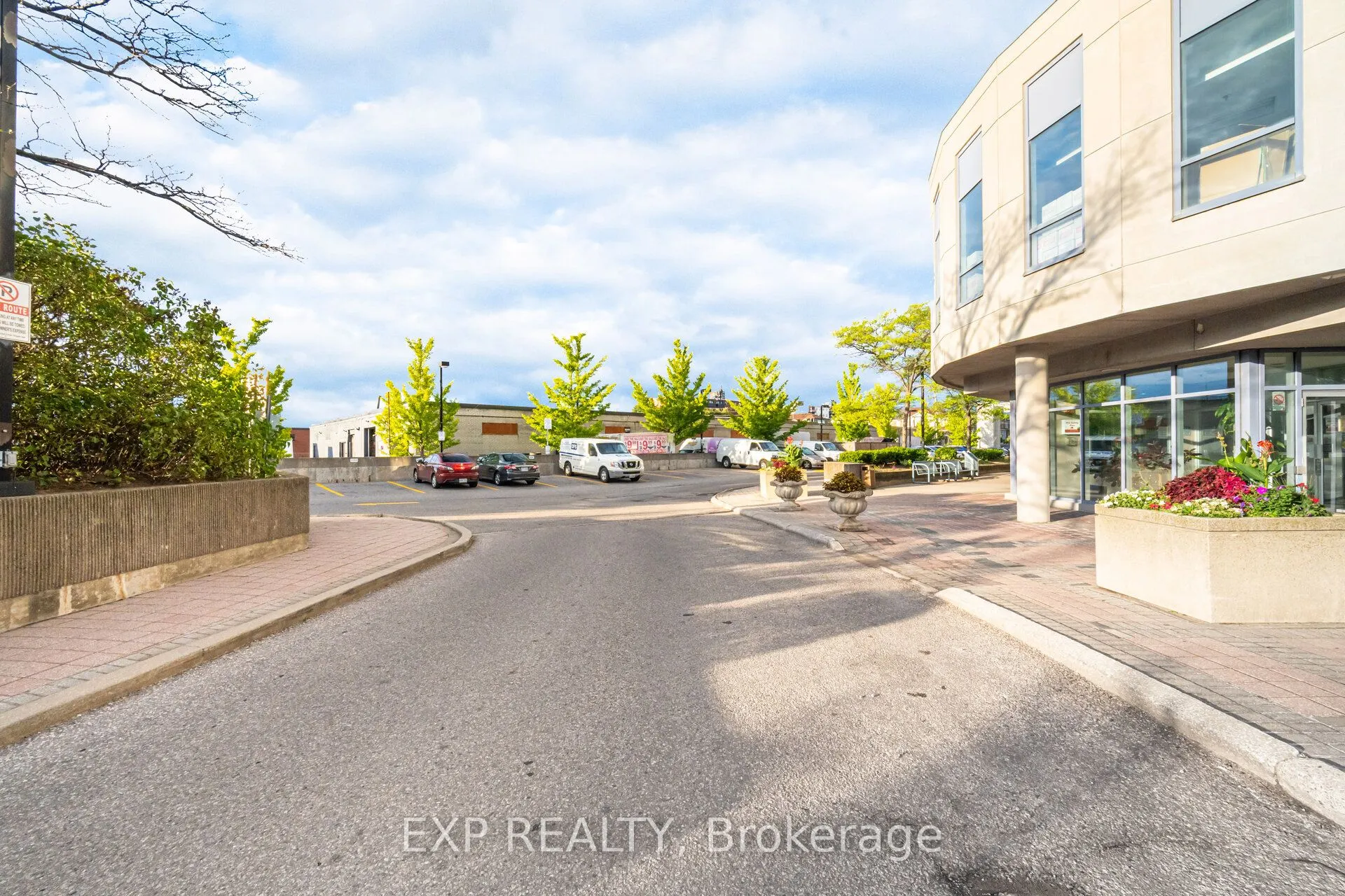 2550 Lawrence Avenue E, #1202