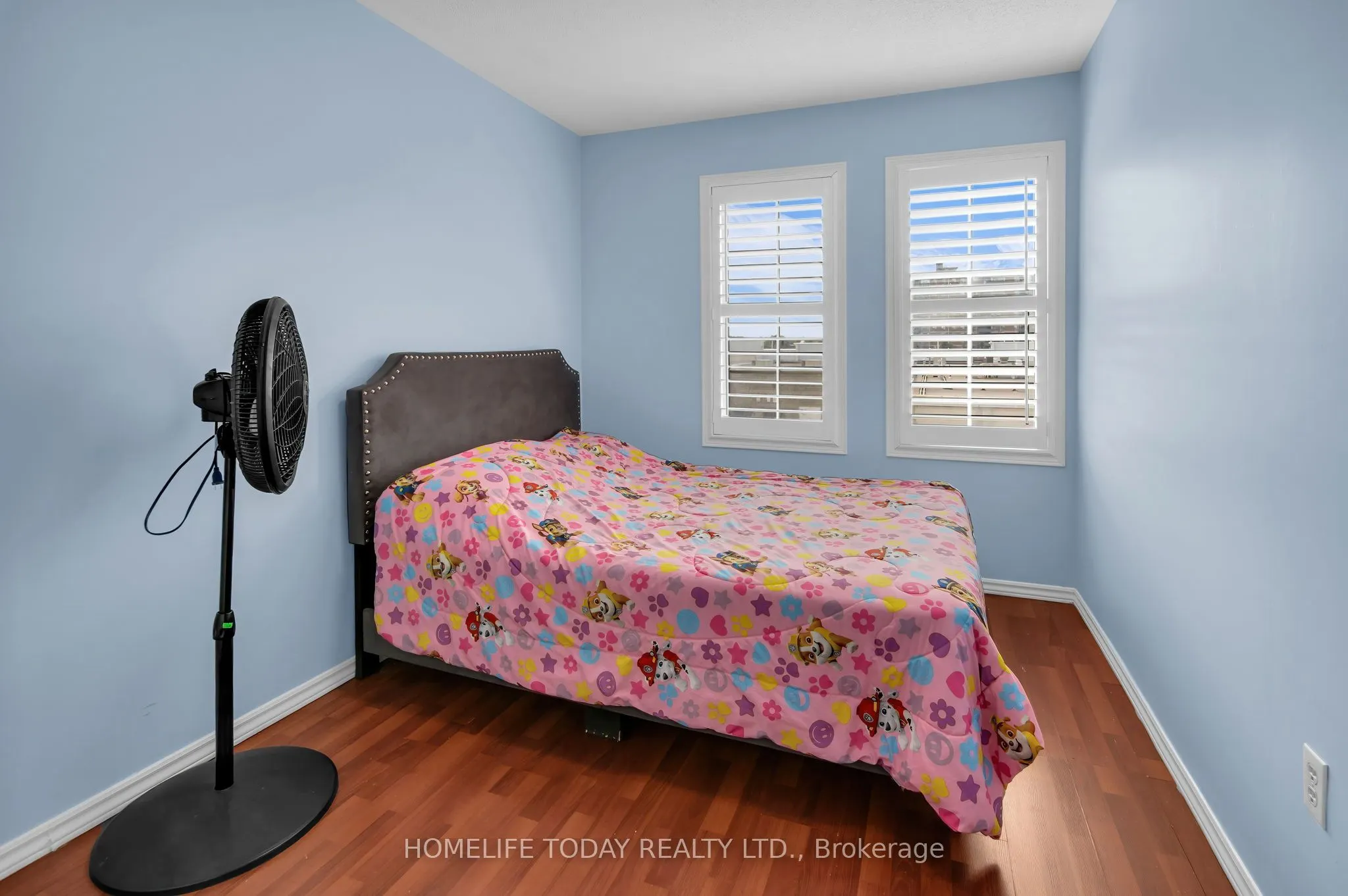 33 Archibald Mews, #2nd & 3rd Floor