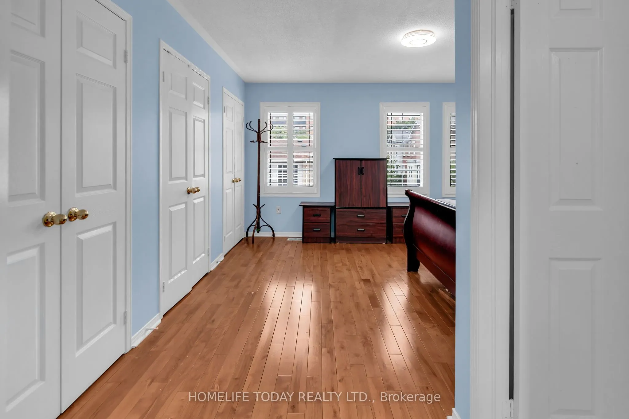 33 Archibald Mews, #2nd & 3rd Floor