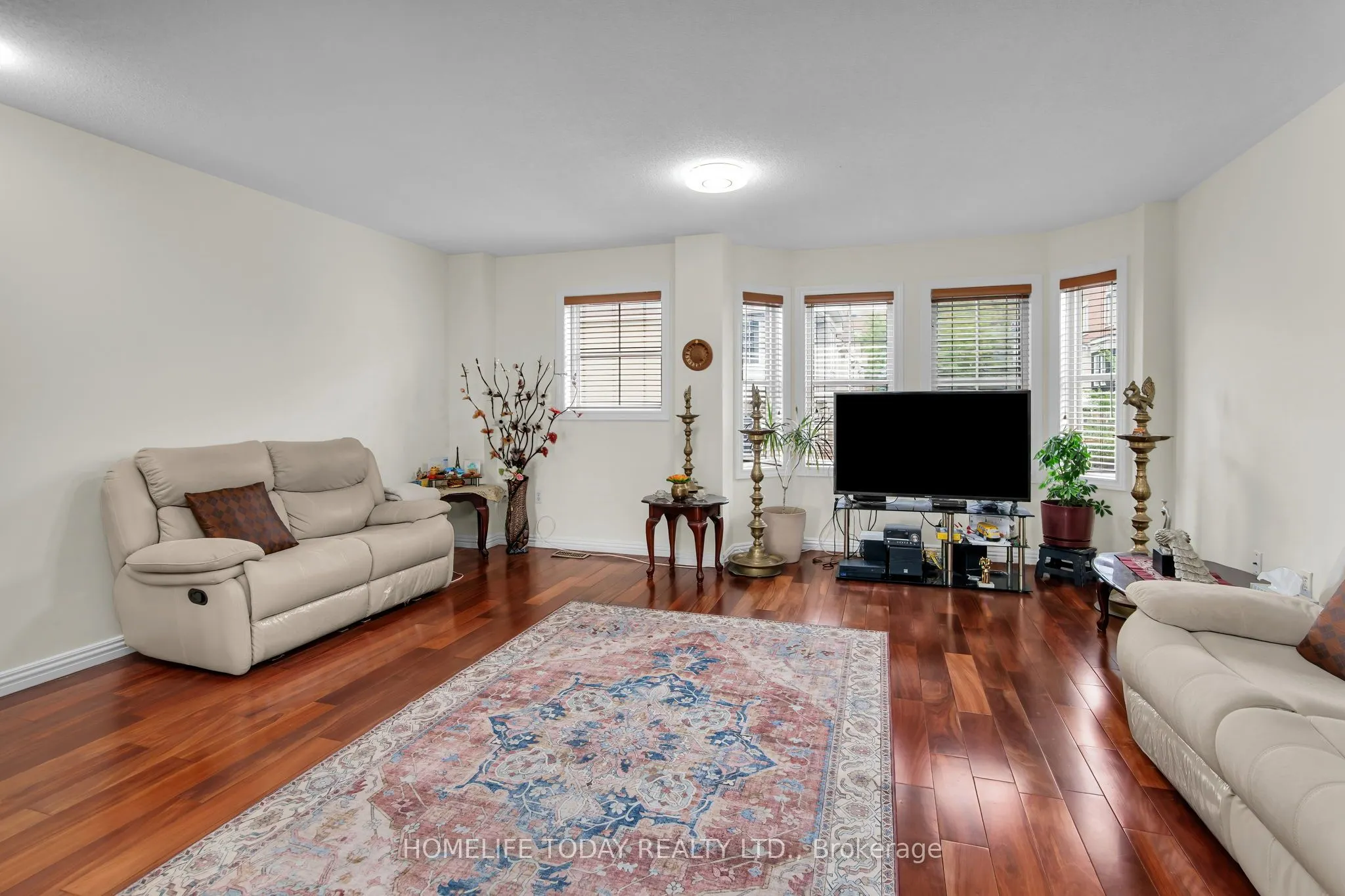 33 Archibald Mews, #2nd & 3rd Floor
