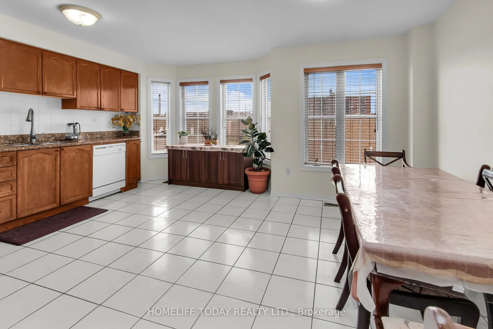 33 Archibald Mews, #2nd & 3rd Floor