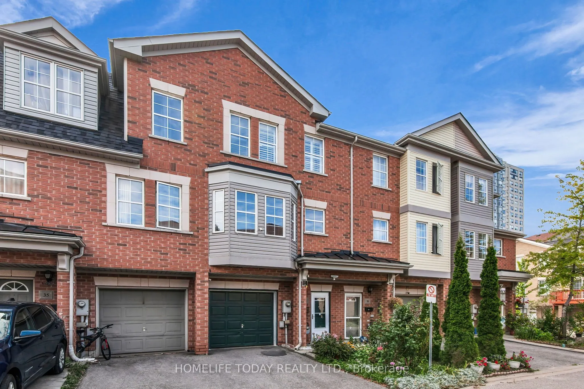 33 Archibald Mews, #2nd & 3rd Floor