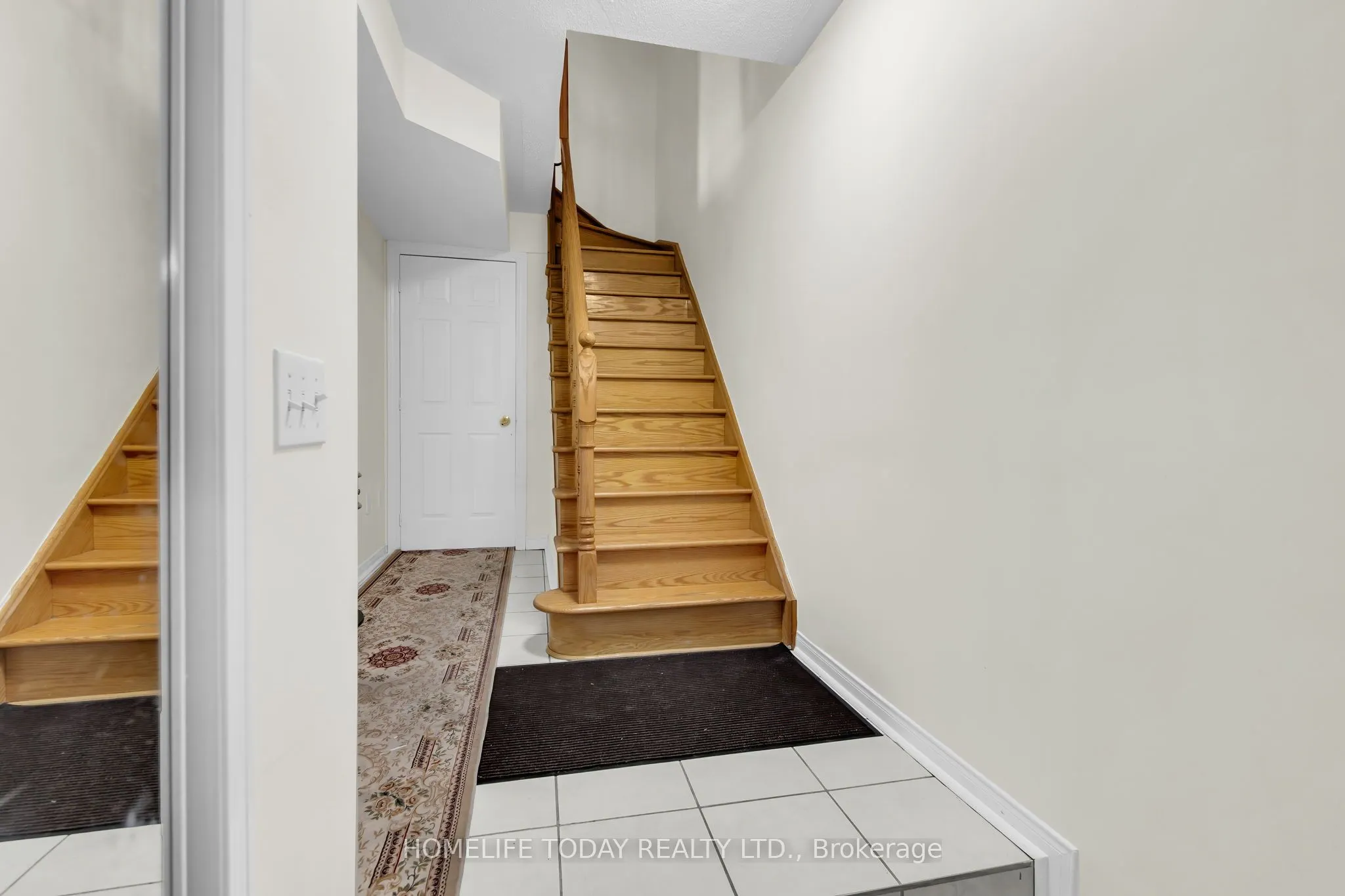 33 Archibald Mews, #2nd & 3rd Floor