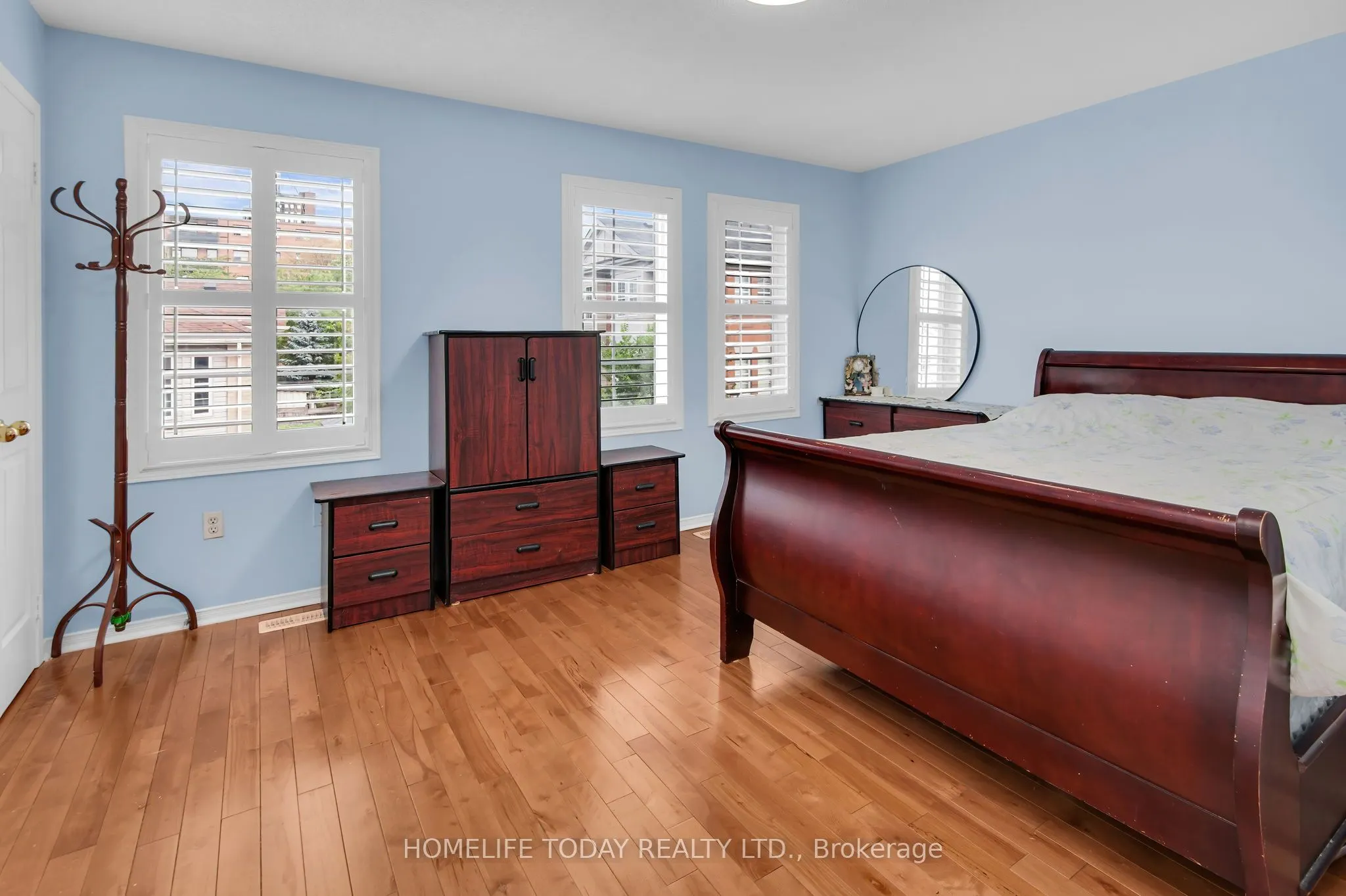 33 Archibald Mews, #2nd & 3rd Floor