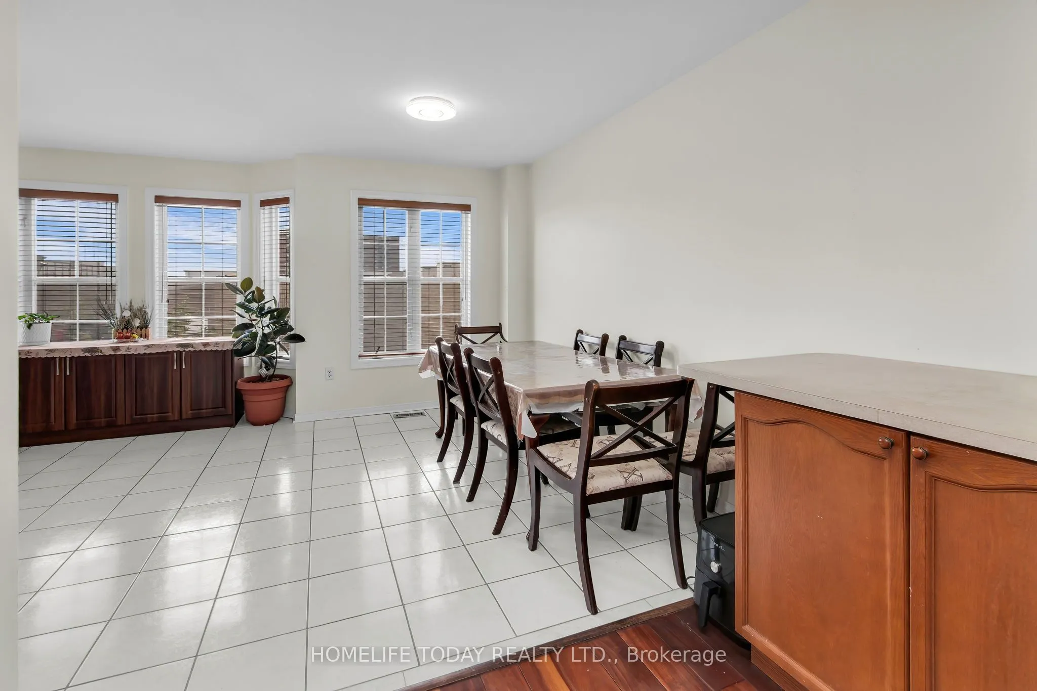 33 Archibald Mews, #2nd & 3rd Floor