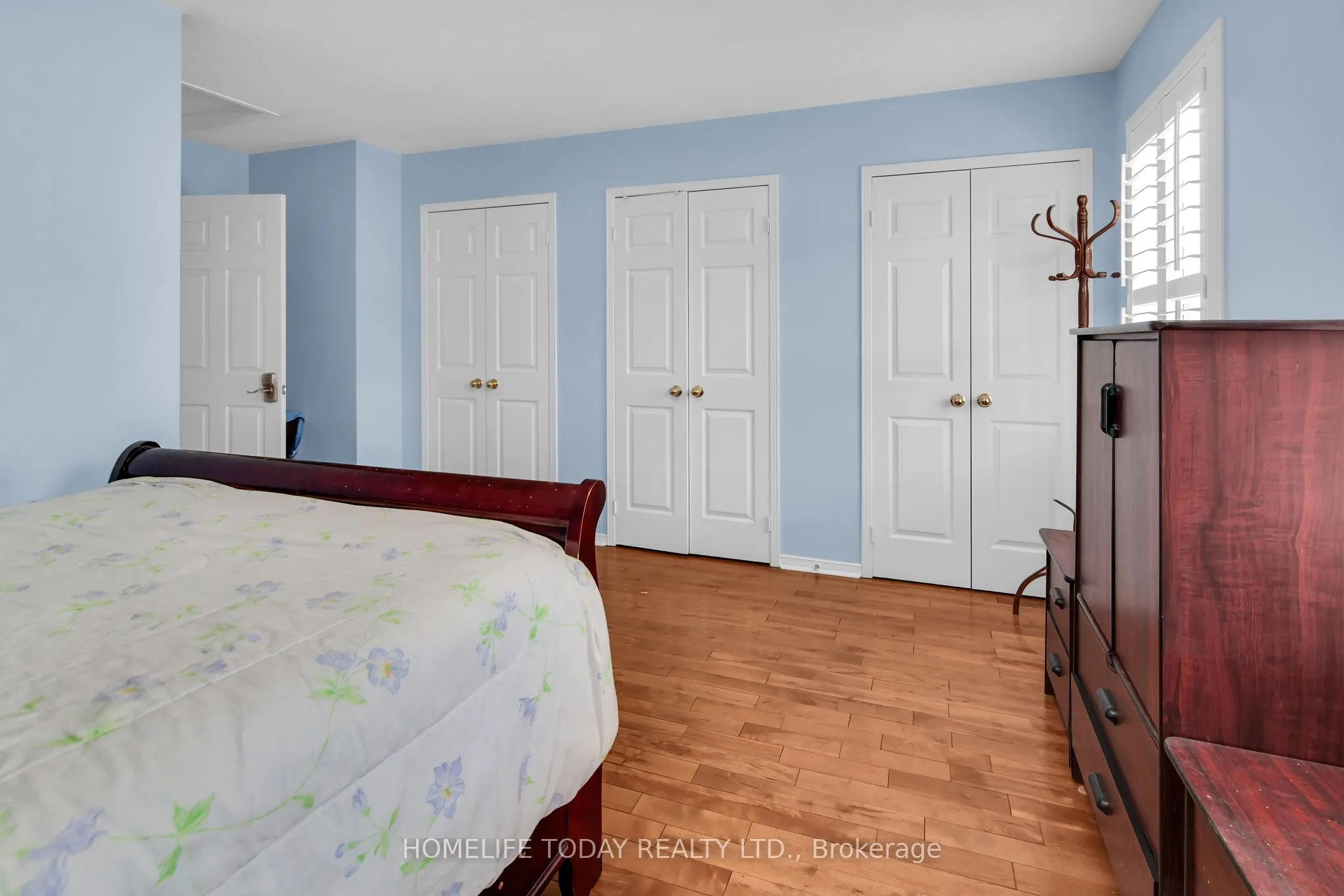 33 Archibald Mews, #2nd & 3rd Floor
