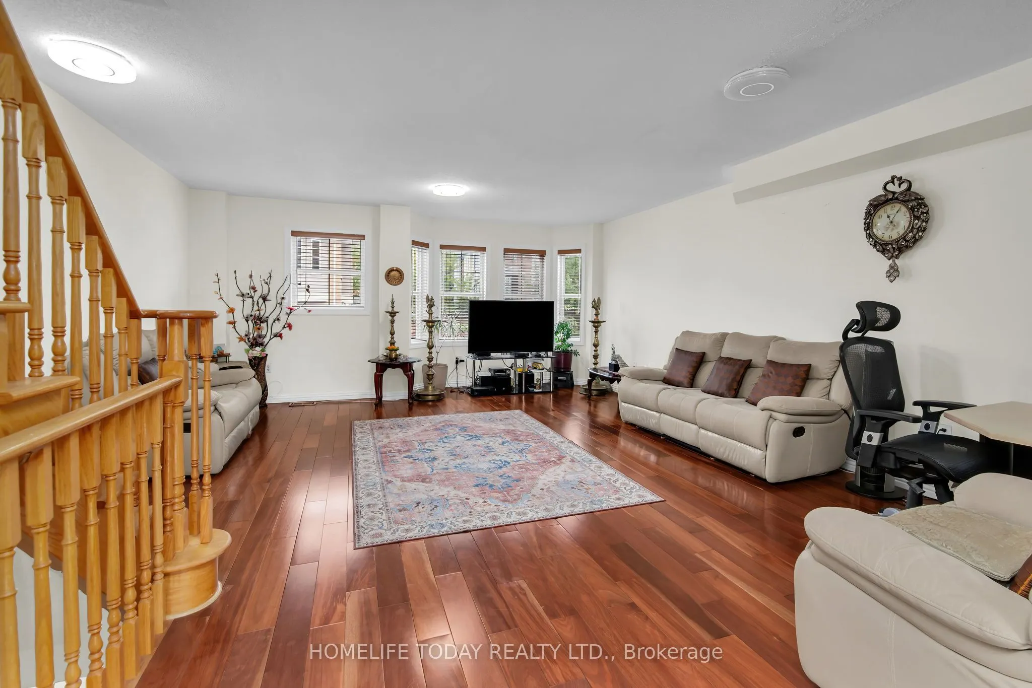 33 Archibald Mews, #2nd & 3rd Floor