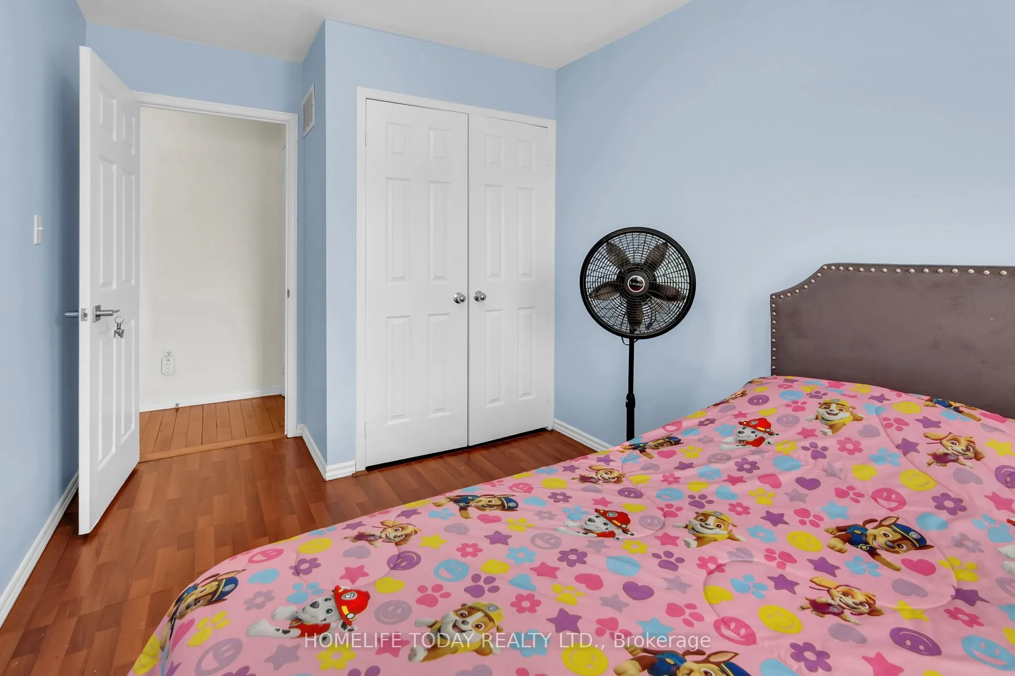 33 Archibald Mews, #2nd & 3rd Floor