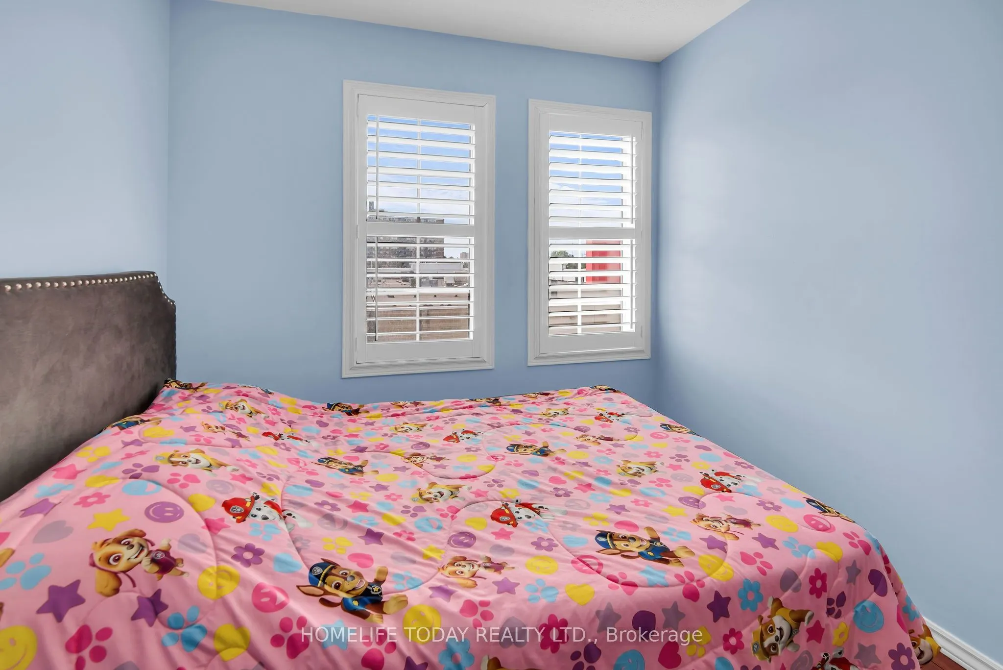 33 Archibald Mews, #2nd & 3rd Floor