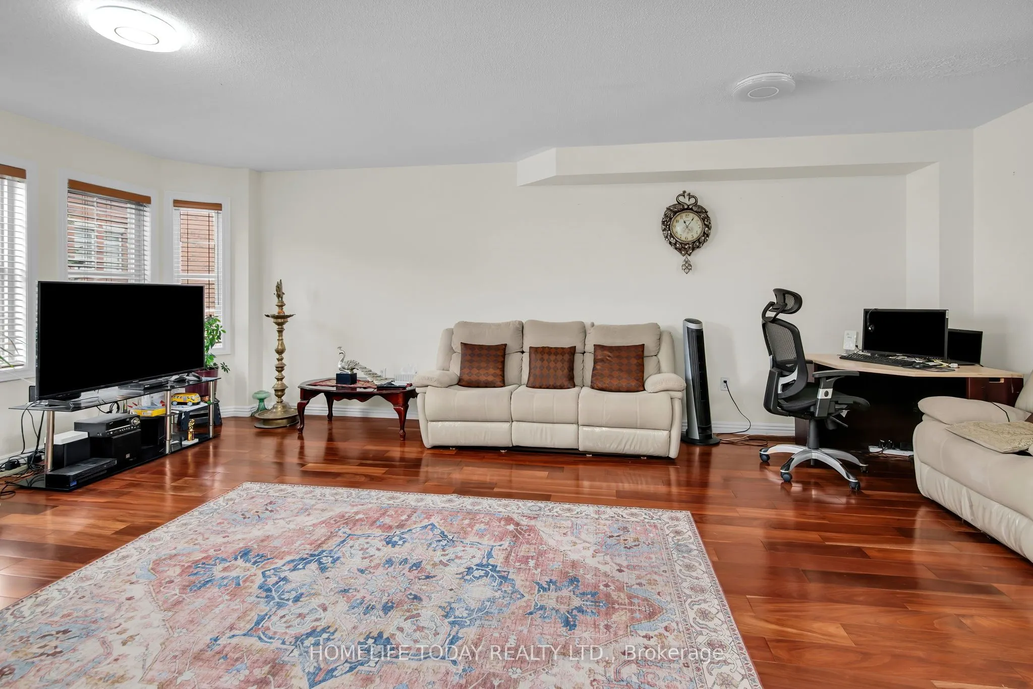 33 Archibald Mews, #2nd & 3rd Floor