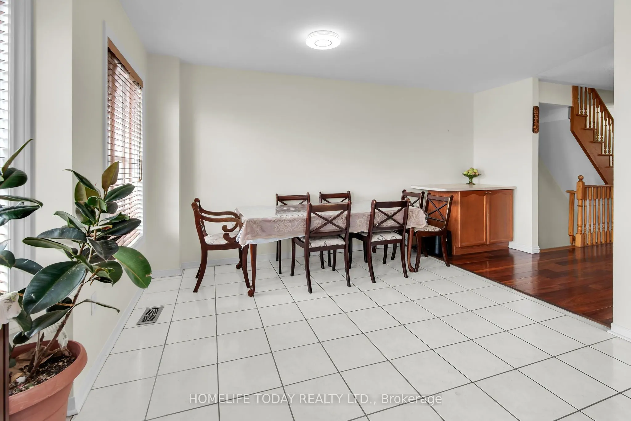 33 Archibald Mews, #2nd & 3rd Floor
