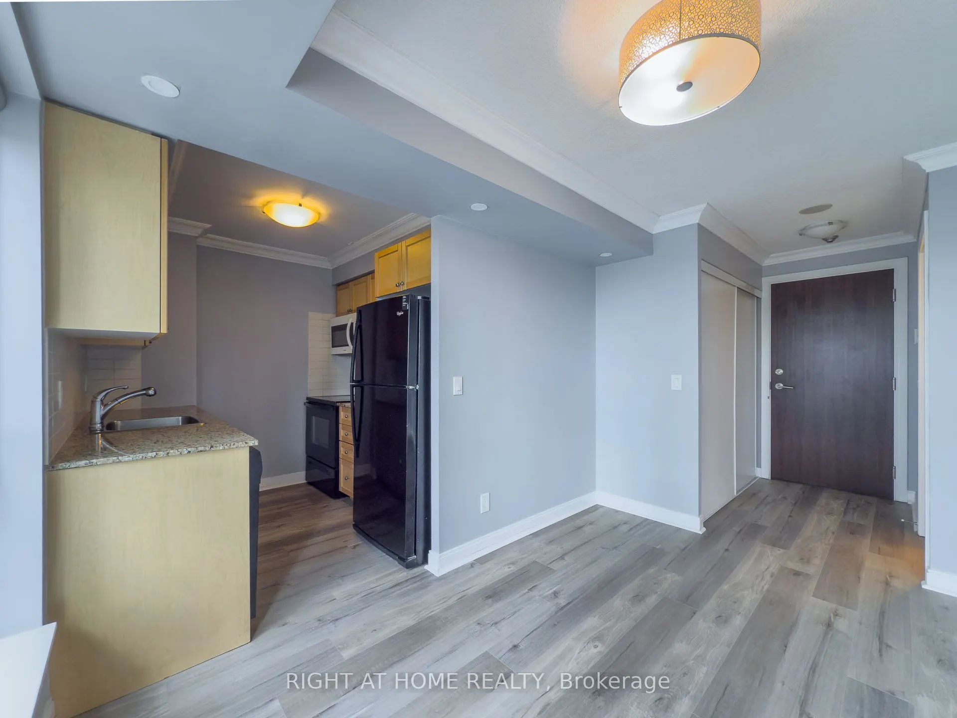 181 Village Green Square, #1419