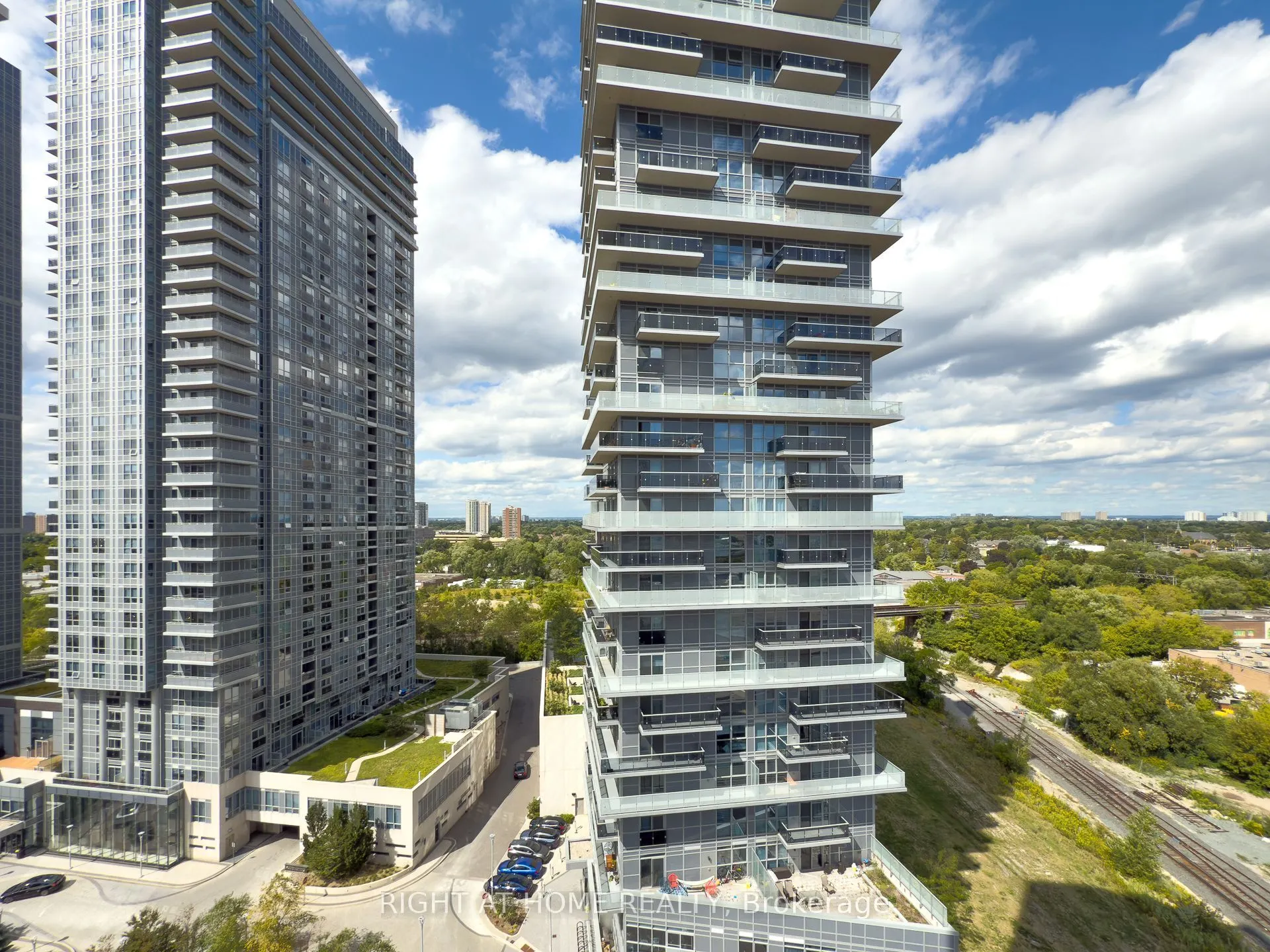 181 Village Green Square, #1419