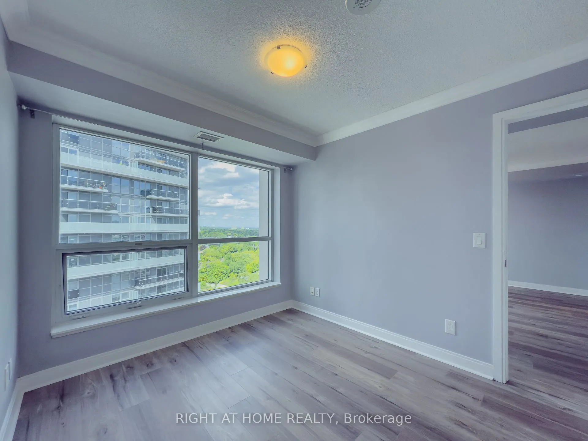 181 Village Green Square, #1419