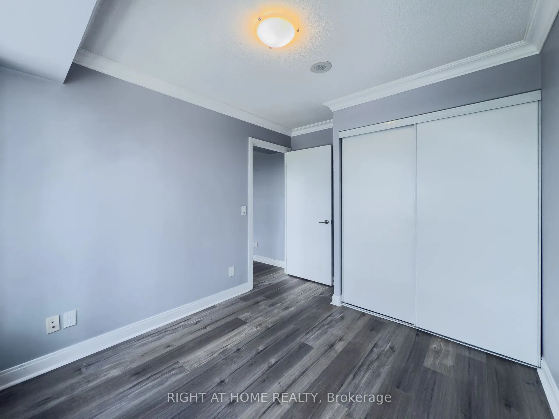 181 Village Green Square, #1419