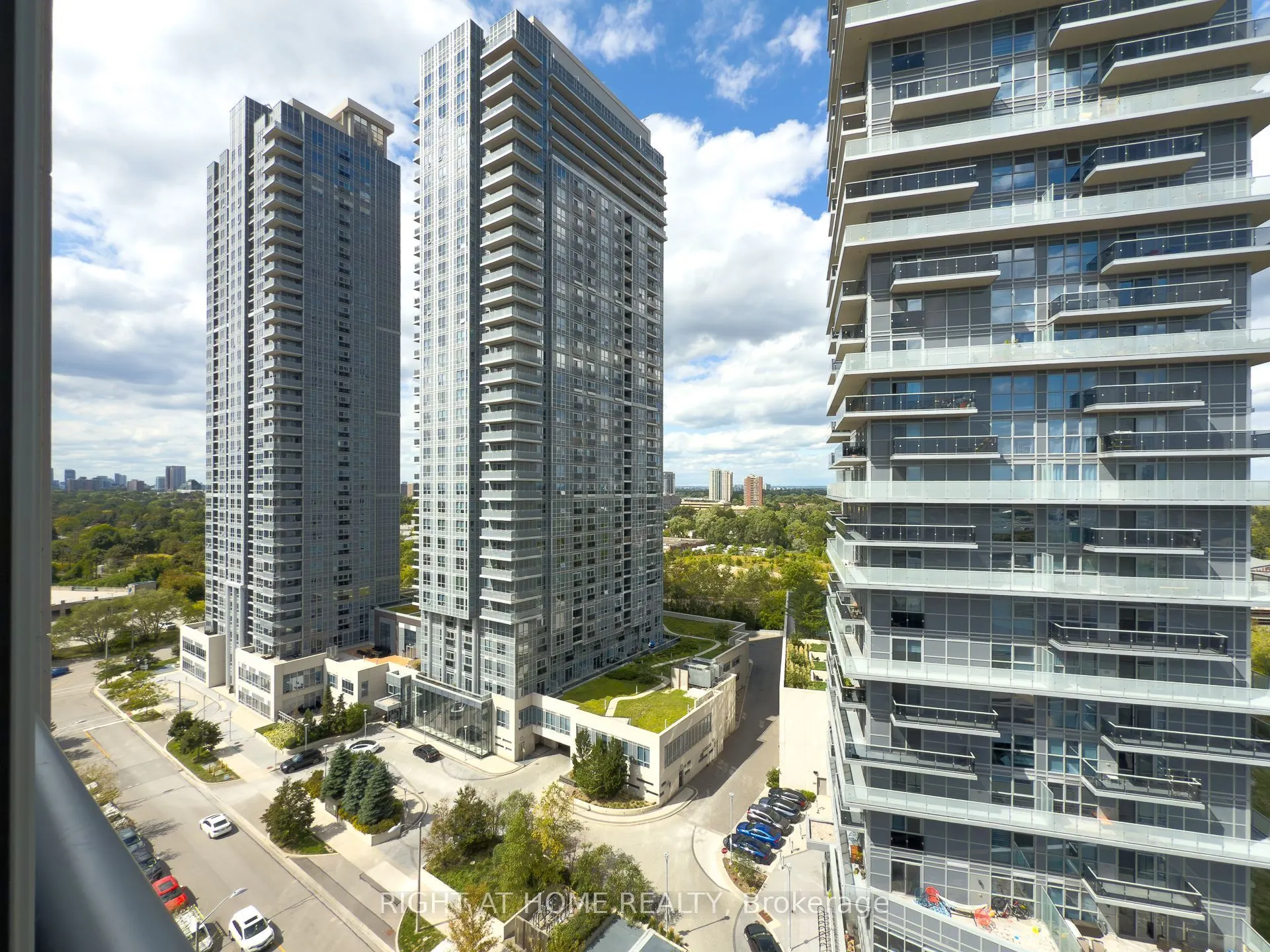 181 Village Green Square, #1419